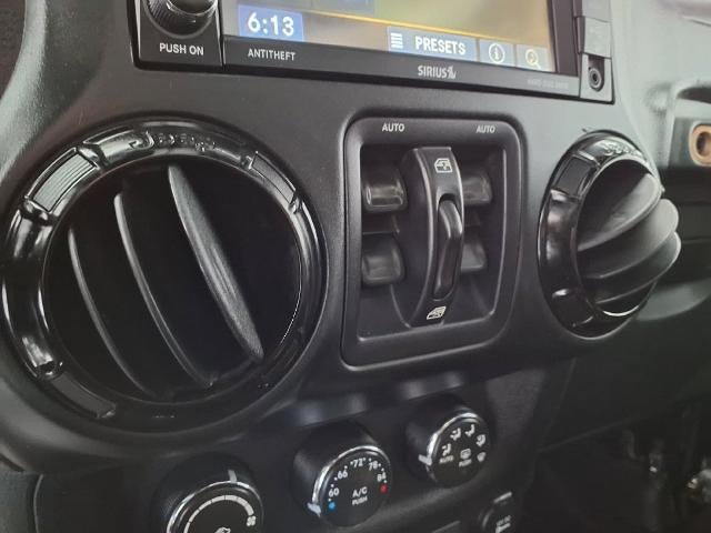 2014 Jeep Wrangler Unlimited 4WD 4dr Sahara
