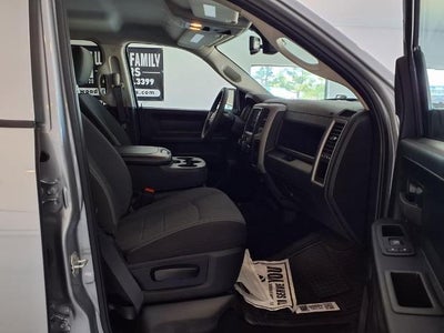 2024 RAM 1500 Classic Tradesman 4x4 Crew Cab 5'7" Box