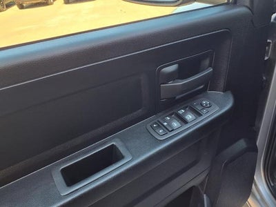 2024 RAM 1500 Classic Tradesman 4x4 Crew Cab 5'7" Box