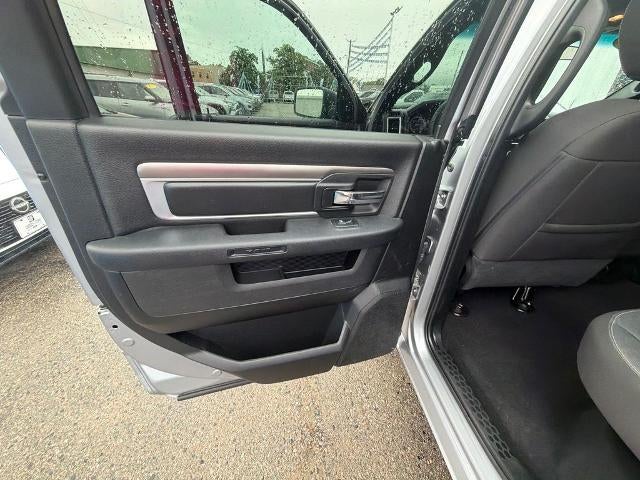 2024 RAM 1500 Classic Warlock 4x4 Crew Cab 5'7" Box