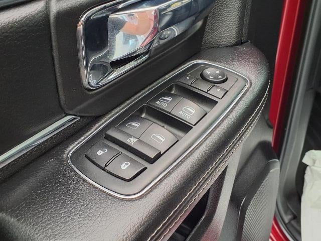 2013 RAM 1500 4WD Crew Cab 6.4 Ft Box Laramie