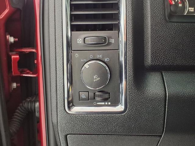 2013 RAM 1500 4WD Crew Cab 6.4 Ft Box Laramie