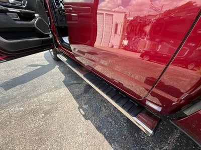 2021 RAM 1500 Laramie 4x4 Crew Cab 5'7" Box