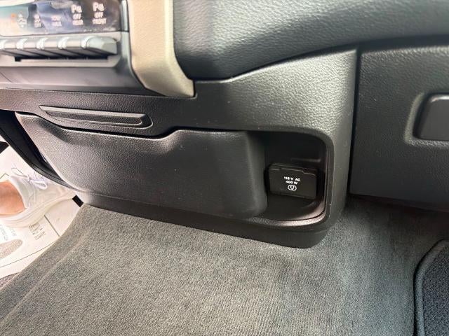 2021 RAM 1500 Laramie 4x4 Crew Cab 5'7" Box