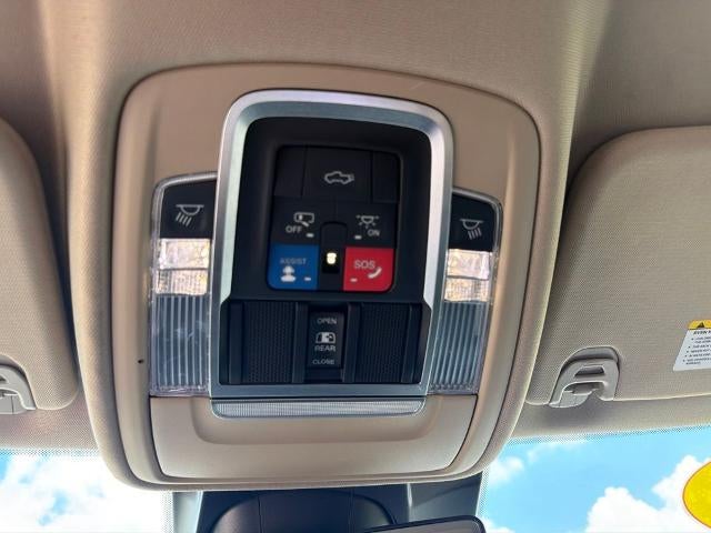 2021 RAM 1500 Laramie 4x4 Crew Cab 5'7" Box