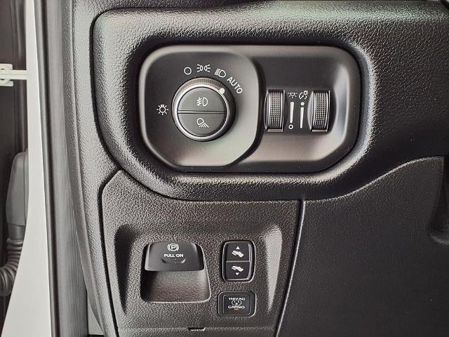 2019 RAM 1500 Laramie 4x4 Crew Cab 5'7" Box