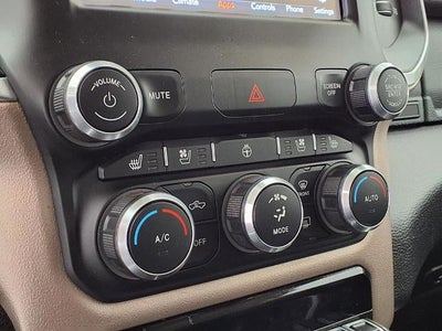 2019 RAM 1500 Laramie 4x4 Crew Cab 5'7" Box
