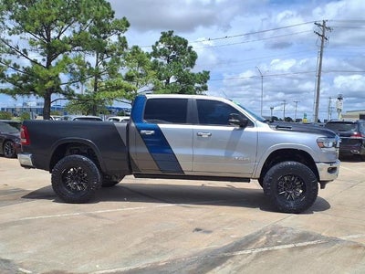 2019 RAM 1500 Laramie 4x4 Crew Cab 6'4" Box