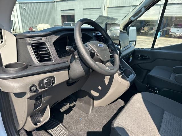2025 Ford Transit Passenger Wagon T-350 148" Med Roof XLT RWD