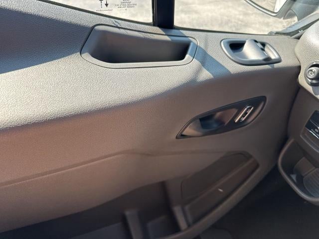 2025 Ford Transit Passenger Wagon T-350 148" Med Roof XLT RWD