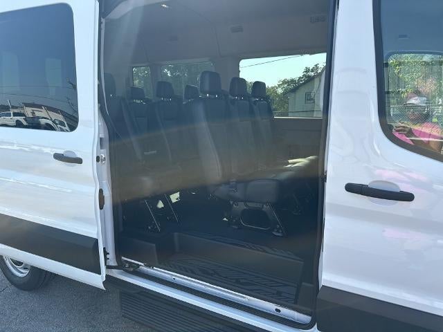 2025 Ford Transit Passenger Wagon T-350 148" Med Roof XL RWD