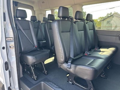2025 Ford Transit Passenger Wagon T-350 148" Med Roof XL RWD