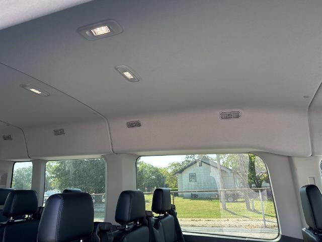 2025 Ford Transit Passenger Wagon T-350 148" Med Roof XL RWD