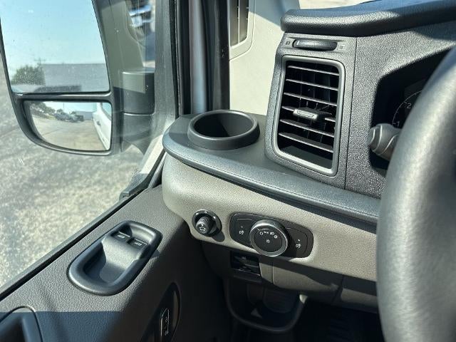 2025 Ford Transit Passenger Wagon T-350 148" Med Roof XL RWD