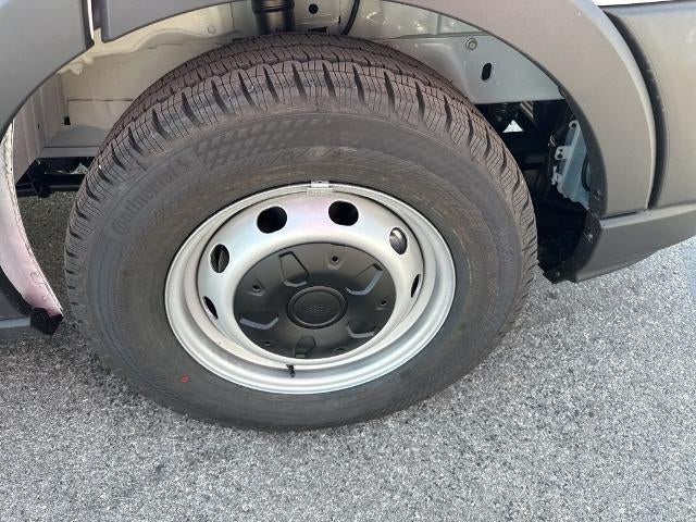 2025 Ford Transit Passenger Wagon T-350 148" Med Roof XL RWD