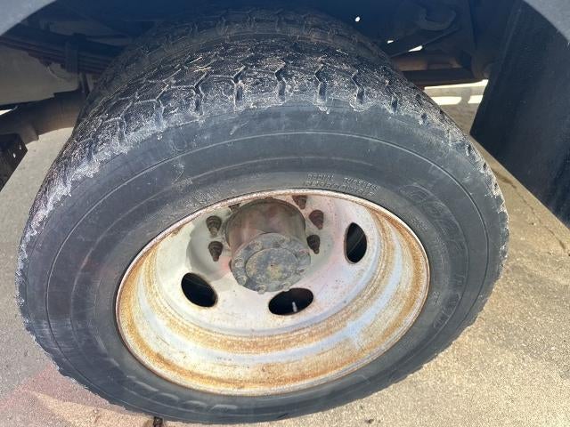 2015 Ford Super Duty F-450 DRW 2WD Crew Cab 176" WB 60" CA XL