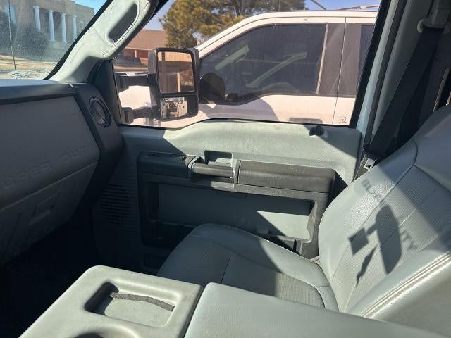 2015 Ford Super Duty F-450 DRW 2WD Crew Cab 176" WB 60" CA XL