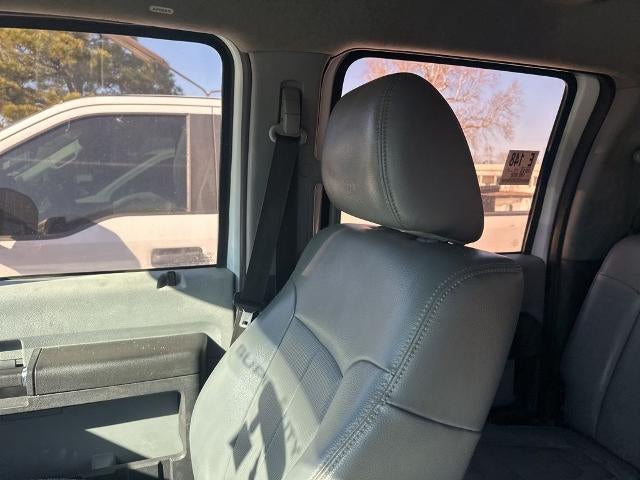 2015 Ford Super Duty F-450 DRW 2WD Crew Cab 176" WB 60" CA XL