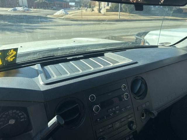 2015 Ford Super Duty F-450 DRW 2WD Crew Cab 176" WB 60" CA XL