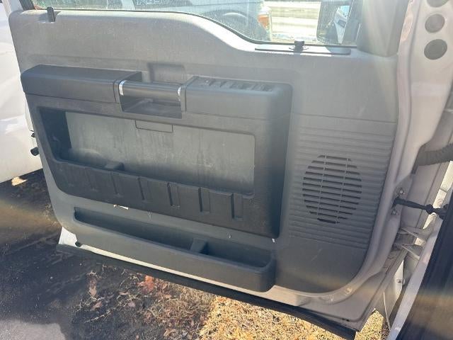 2015 Ford Super Duty F-450 DRW 2WD Crew Cab 176" WB 60" CA XL