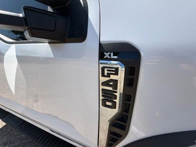 2023 Ford Super Duty F-450 DRW XL 4WD Crew Cab 179" WB 60" CA