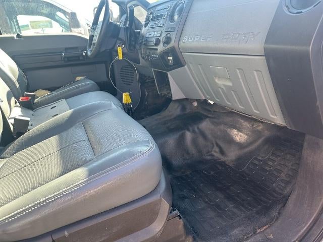 2016 Ford Super Duty F-550 DRW 4WD Crew Cab 176" WB 60" CA XL