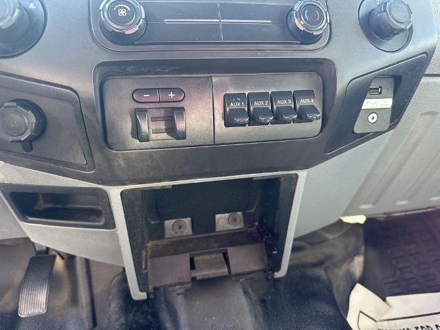 2016 Ford Super Duty F-550 DRW 4WD Crew Cab 176" WB 60" CA XL