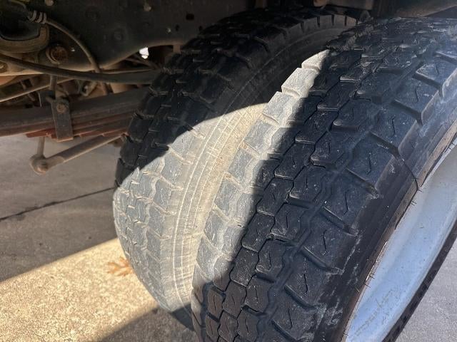 2016 Ford Super Duty F-550 DRW 4WD Crew Cab 176" WB 60" CA XL