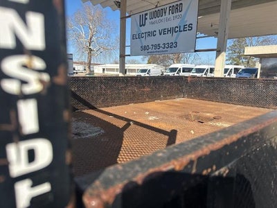 2016 Ford Super Duty F-550 DRW 4WD Crew Cab 176" WB 60" CA XL