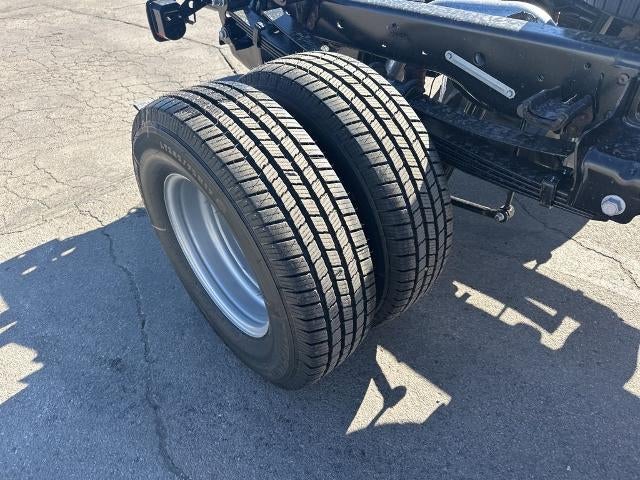 2026 Ford Super Duty F-350 DRW XL 4WD Crew Cab 179" WB 60" CA