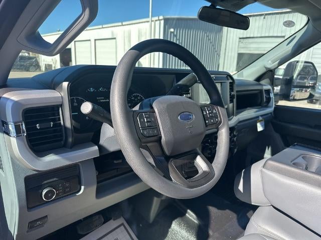 2026 Ford Super Duty F-350 DRW XL 4WD Crew Cab 179" WB 60" CA