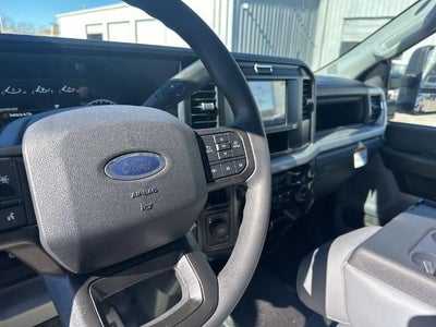 2026 Ford Super Duty F-350 DRW XL 4WD Crew Cab 179" WB 60" CA