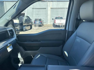 2026 Ford Super Duty F-350 DRW XL 4WD Crew Cab 179" WB 60" CA