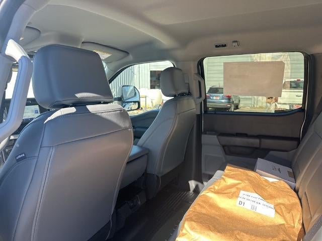 2026 Ford Super Duty F-350 DRW XL 4WD Crew Cab 179" WB 60" CA