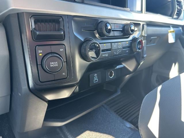 2026 Ford Super Duty F-350 DRW XL 4WD Crew Cab 179" WB 60" CA