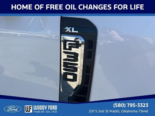 2026 Ford Super Duty F-350 DRW XL 4WD Crew Cab 179" WB 60" CA