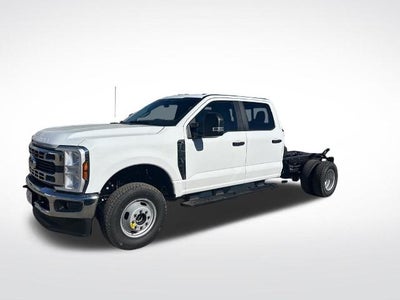 2026 Ford Super Duty F-350 DRW XL 4WD Crew Cab 179" WB 60" CA