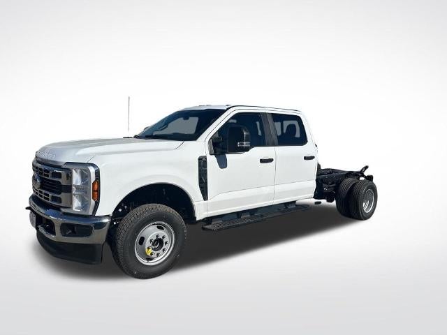 2026 Ford Super Duty F-350 DRW XL 4WD Crew Cab 179" WB 60" CA