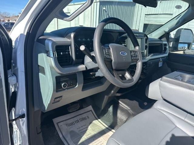 2026 Ford Super Duty F-350 DRW XL 4WD Crew Cab 179" WB 60" CA