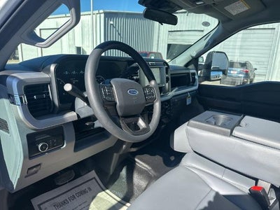 2026 Ford Super Duty F-350 DRW XL 4WD Crew Cab 179" WB 60" CA