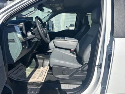 2026 Ford Super Duty F-350 DRW XL 4WD Crew Cab 179" WB 60" CA