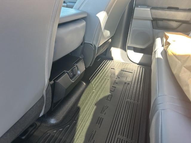 2026 Ford Super Duty F-350 DRW XL 4WD Crew Cab 179" WB 60" CA