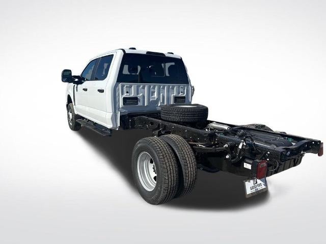 2026 Ford Super Duty F-350 DRW XL 4WD Crew Cab 179" WB 60" CA