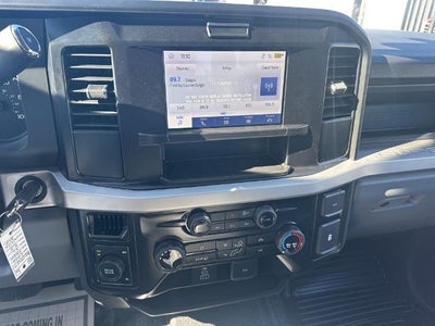 2026 Ford Super Duty F-350 DRW XL 4WD Crew Cab 179" WB 60" CA