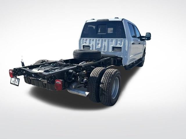 2026 Ford Super Duty F-350 DRW XL 4WD Crew Cab 179" WB 60" CA