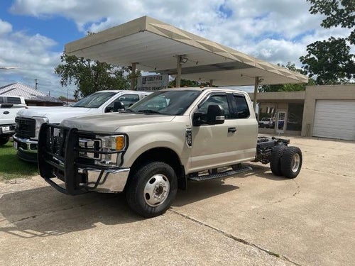 2017 Ford Super Duty F-350 DRW XLT 4WD SuperCab 168" WB 60" CA