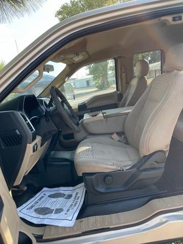 2017 Ford Super Duty F-350 DRW XLT 4WD SuperCab 168" WB 60" CA