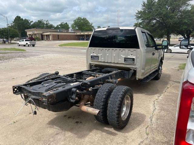 2017 Ford Super Duty F-350 DRW XLT 4WD SuperCab 168" WB 60" CA