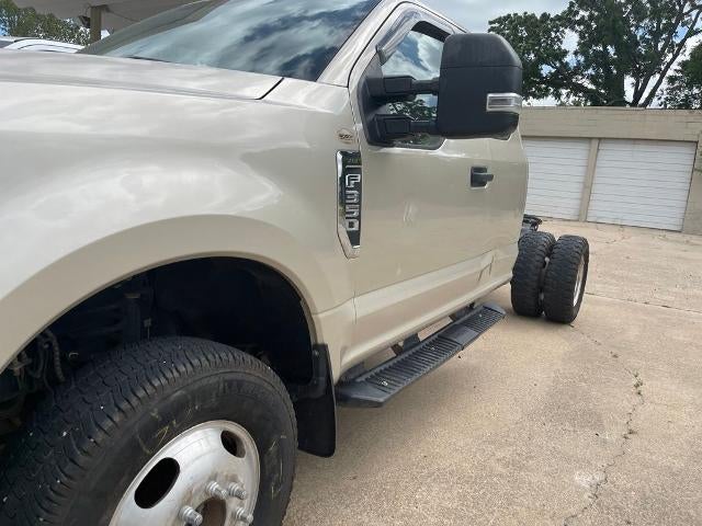 2017 Ford Super Duty F-350 DRW XLT 4WD SuperCab 168" WB 60" CA