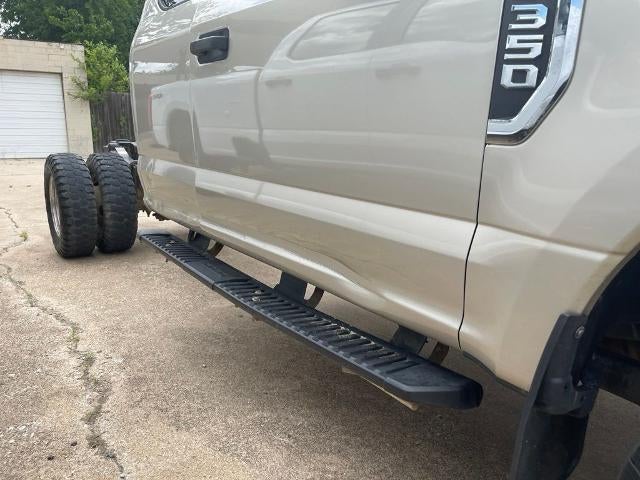 2017 Ford Super Duty F-350 DRW XLT 4WD SuperCab 168" WB 60" CA